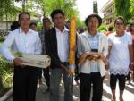 นายก ปลัด หัวหน้าสำนักงานปลัดนำขบวนแห่เทียนพรรษา