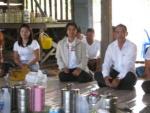  ปลัด หัวหน้าสำนักปลัดพร้องพนักงานทุกส่วนยกปิ่นตัวมาถวายพระ